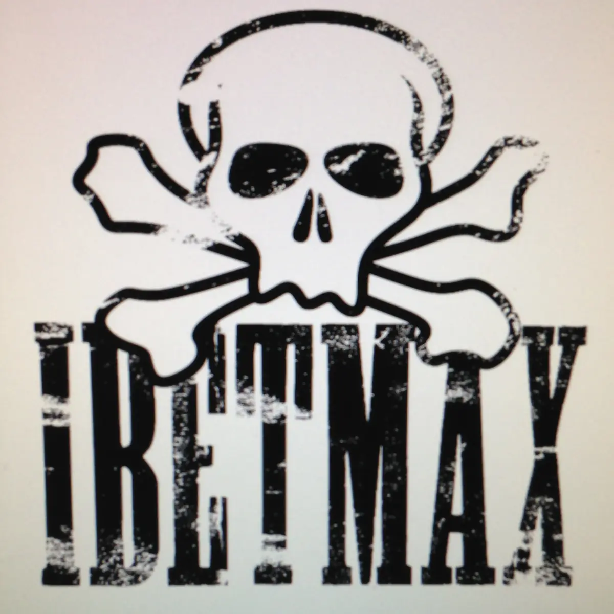 Altes IbetMax-Logo mit Totenkopf und gekreuzten Knochen