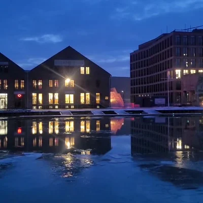 Hafen bei Nacht